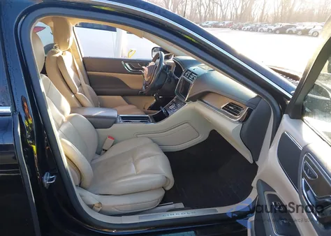 2018 Lincoln Continental Select z USA, uszkodzony, nr VIN 1LN6L9SK8J5611978